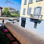 アパート Riverside Loft Navigli - 110mq, 2br, 2bath, Sleeps 6 ミラノ