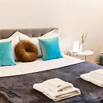 Riverside Loft Navigli - 110mq, 2br, 2bath, Sleeps 6