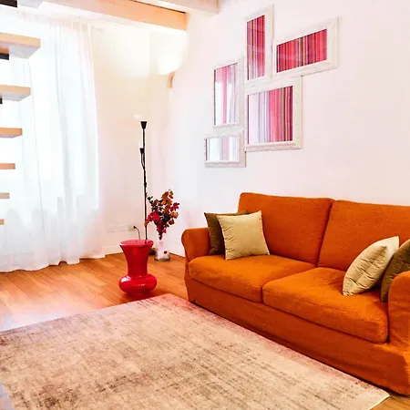 Riverside Loft Navigli - Spacious Two-bedroom Apartment