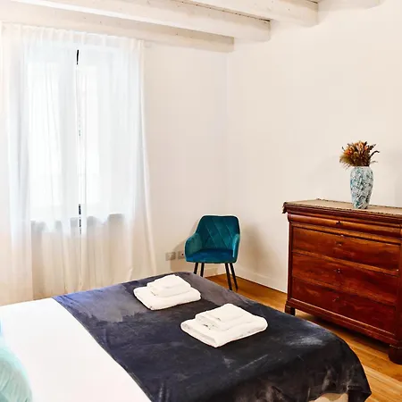 Riverside Loft Navigli - Spacious Two-bedroom Апартаменты *